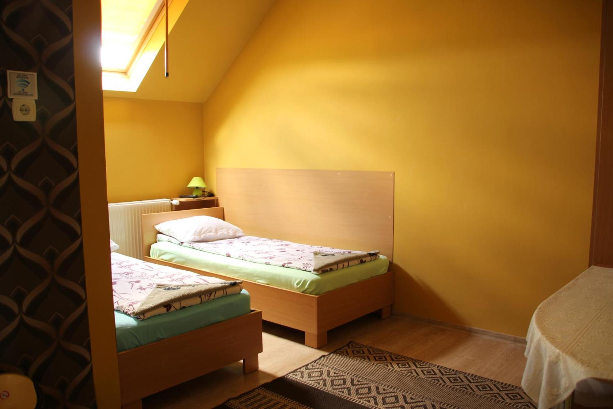 게오르게니 Szasz&Szasz Panzio B&B 외부 사진